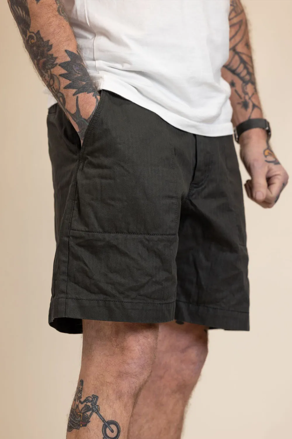 Fatigue Shorts in Olive color