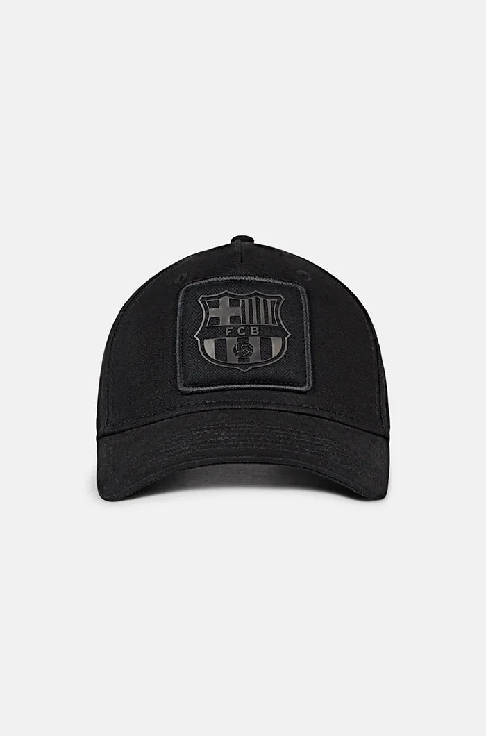 FC Barcelona hat with embroidered crest in black.