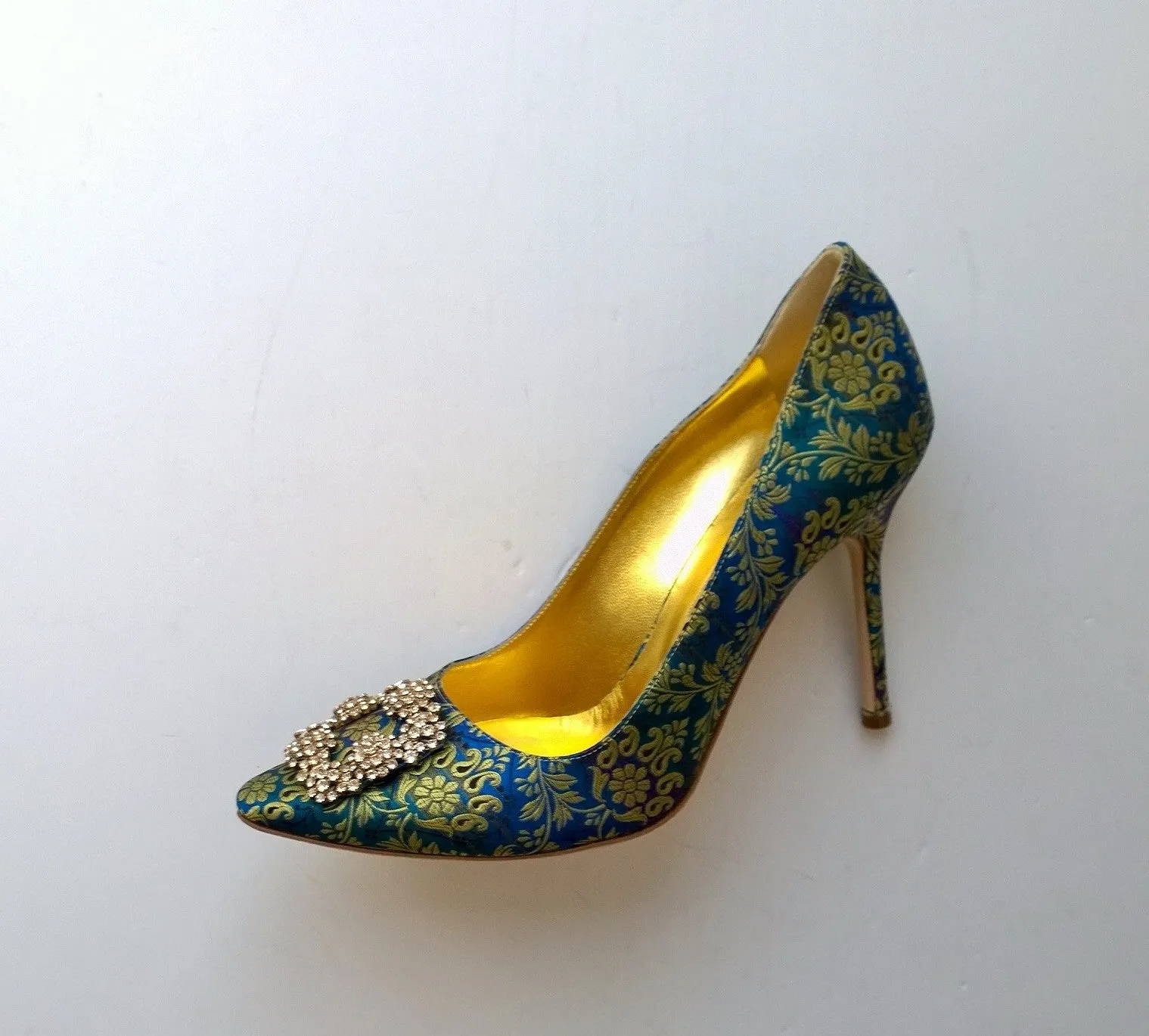 Manolo Blahnik Brocade Hangisi Heels 105 Strass Buckle Shoes Brand New in Box