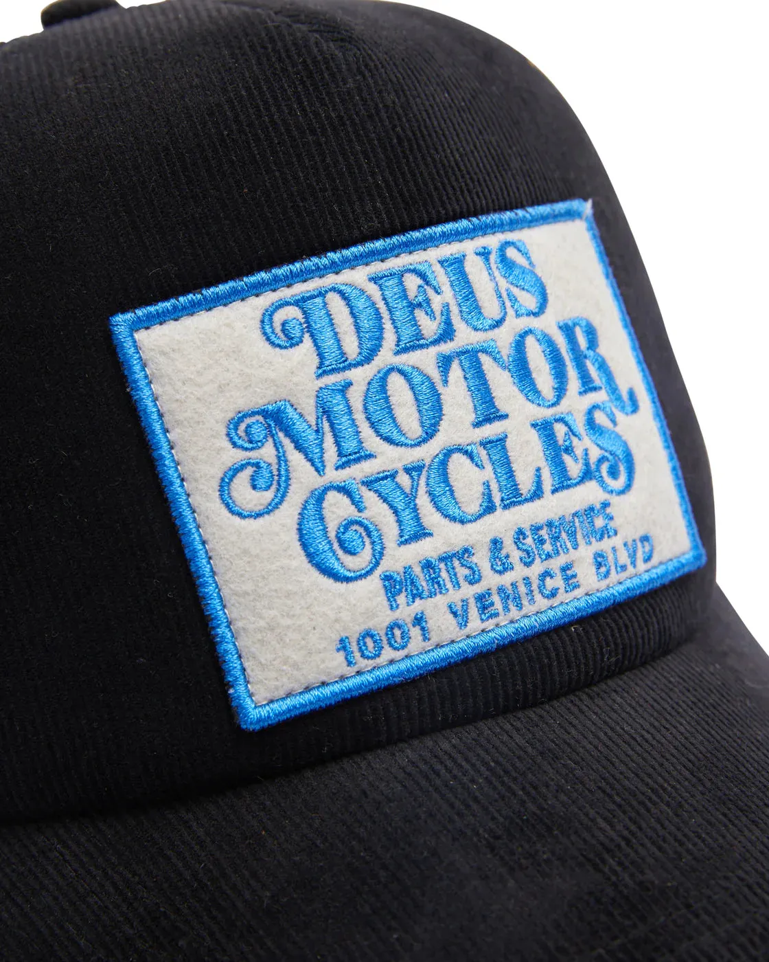 Mosey Trucker Deus Cap Black could be rewritten as Casual Black Trucker Hat by Deus Ex Machina.