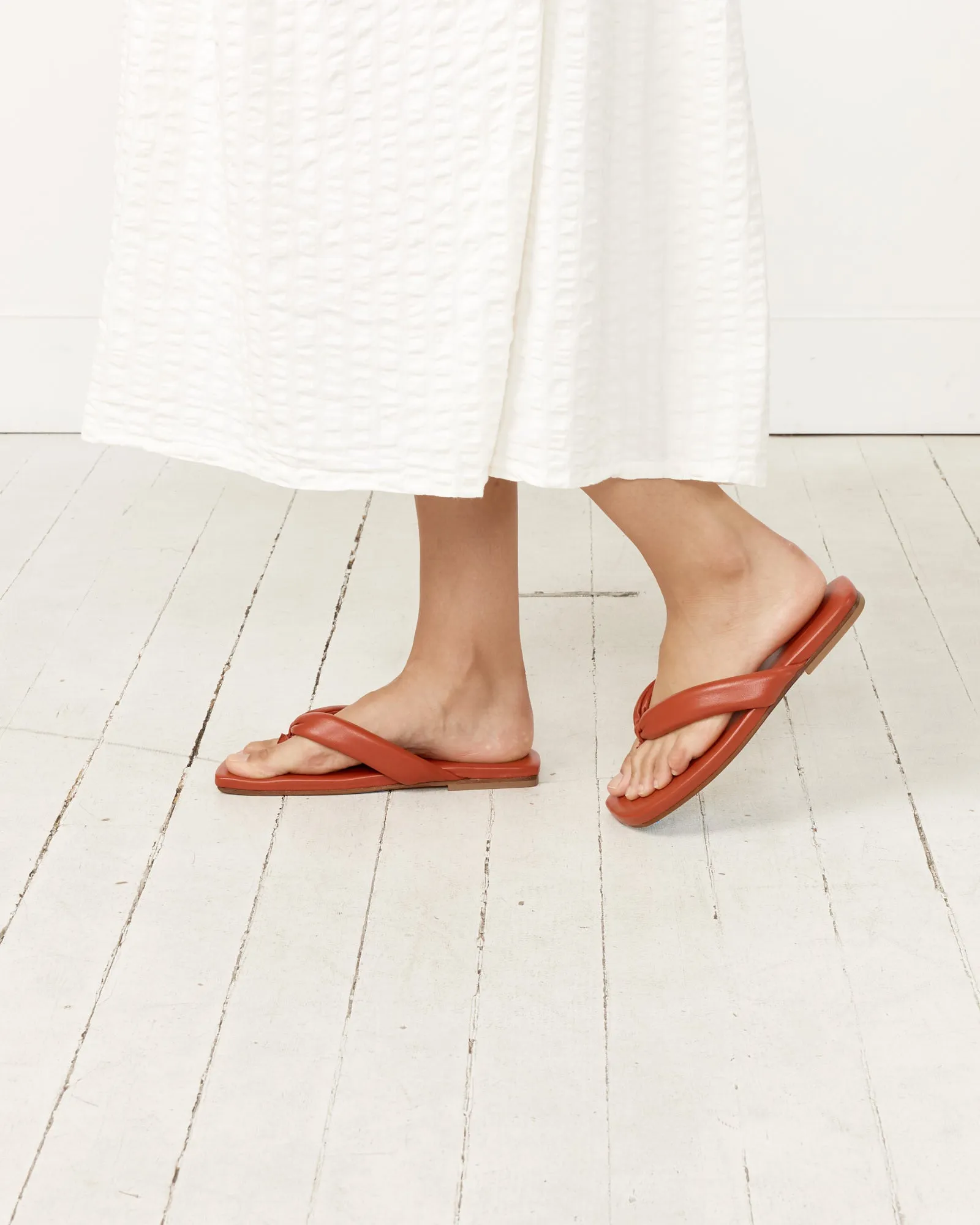 Rusty Sandals: Explore our collection of trendy footwear that will elevate your summer style!