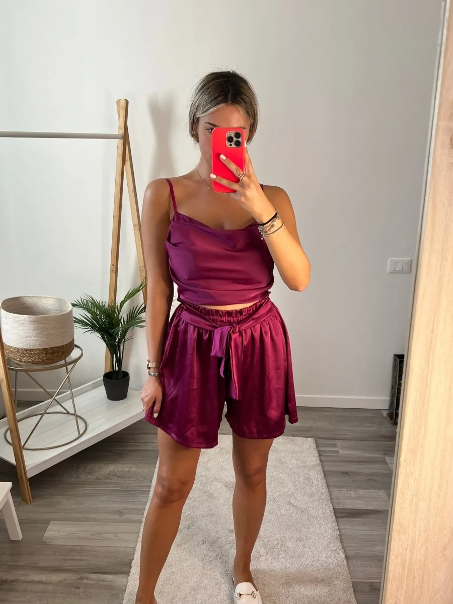 Satin effect burgundy shorts