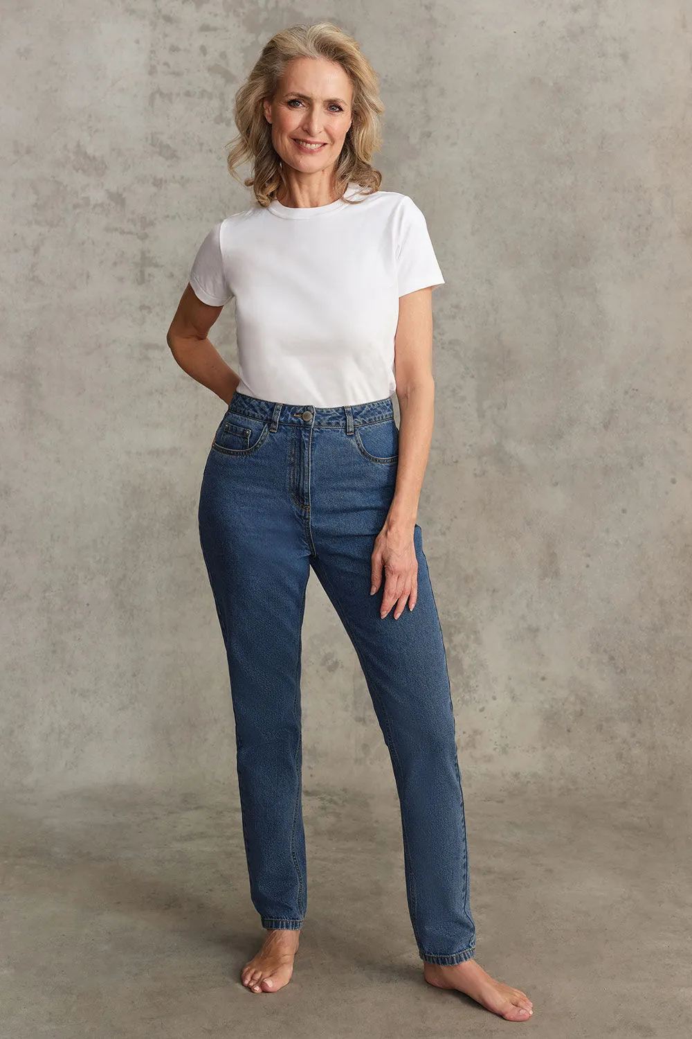 MOLLIE Mom Jeans by The MOLLIE