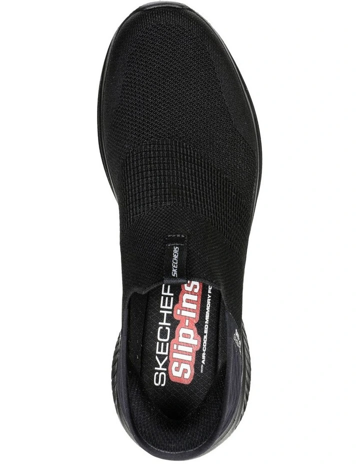 Ultra Flex 3.0 Smooth Step Sneaker in Black