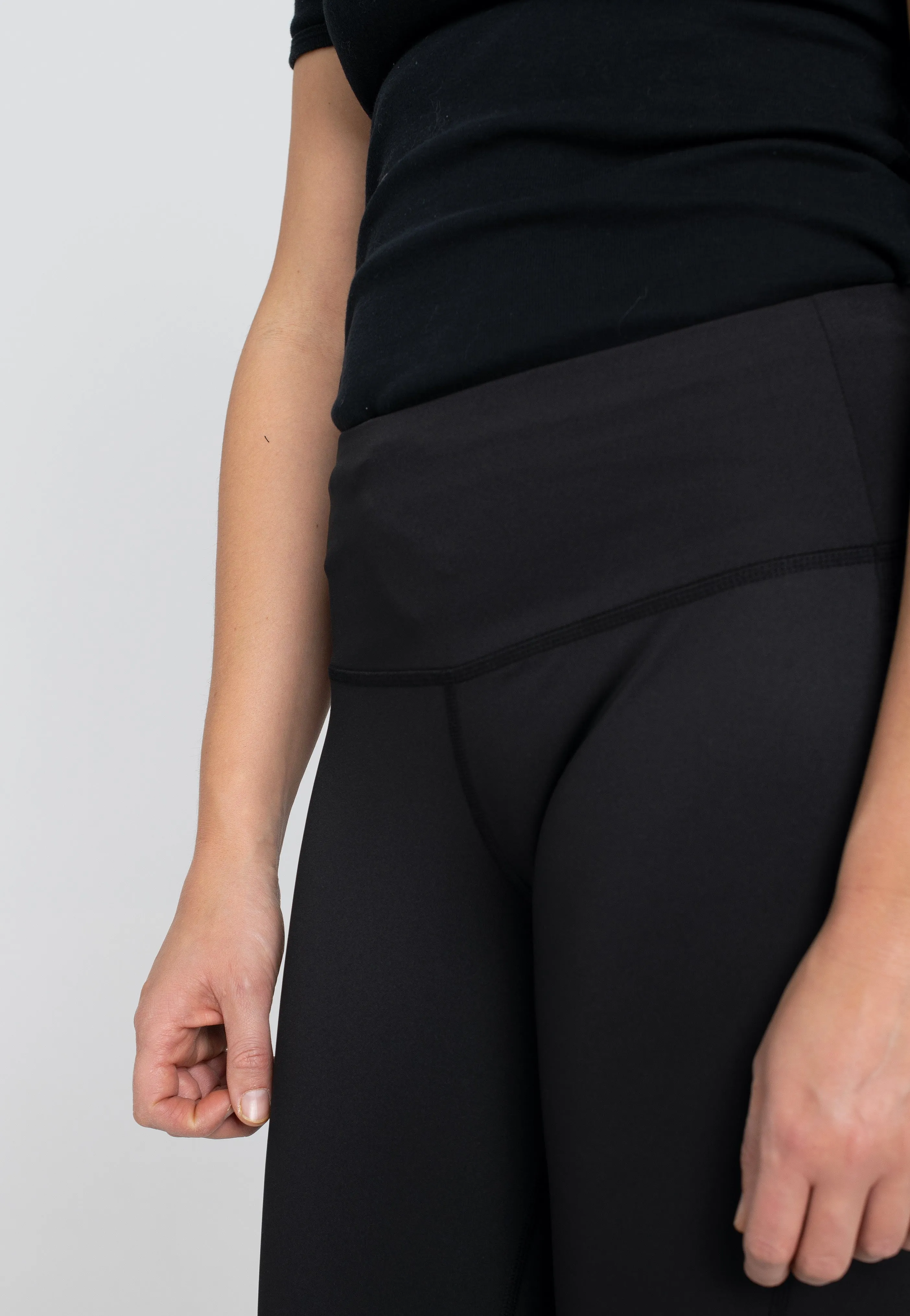 Women’s Flex High Rise 7/8 Leggings in Tnf Black by The North Face